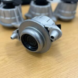 W204/W212 ENGINE MOUNT